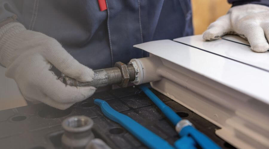 Expert burst pipe repair services in Keswick, IA